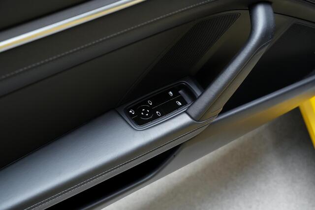 Porsche 911 3.0 Carrera S |liftsyteem|PDCC|achterasbesturing|sport chrono|panoramadak|sportuitlaat|blind spot|18 voudige sportstoelen|memory|Porsche entry & drive|