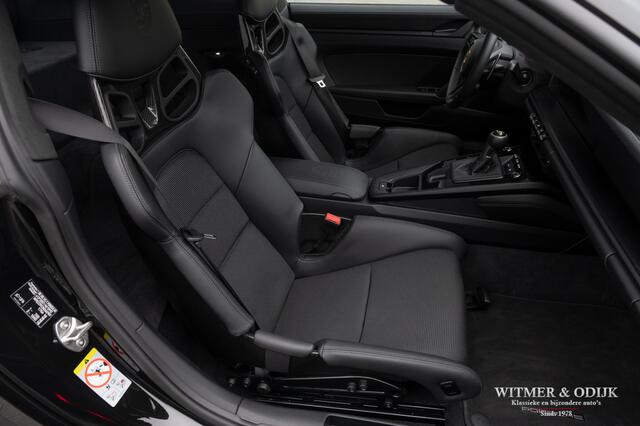 Porsche 911 4.0 GT3 Touring Dark Olive Met. 8.000km