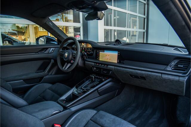 Porsche 911 992.2 3.6 Carrera 4 GTS 541PK