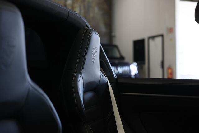 Porsche 911 Targa 4 GTS | PTS - SportDesign - Carbon - Leder pakket
