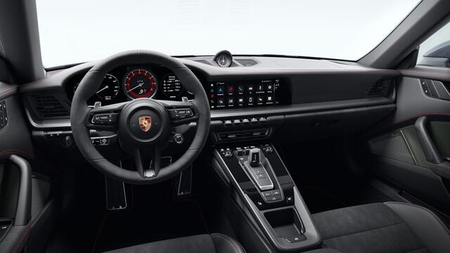 Porsche 911 Carrera 4 GTS Cabriolet