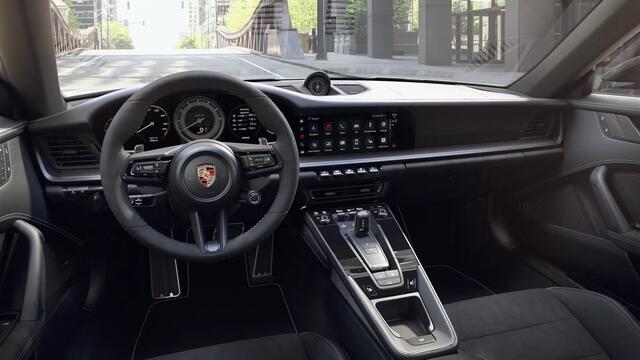 Porsche 911 Carrera 4 GTS