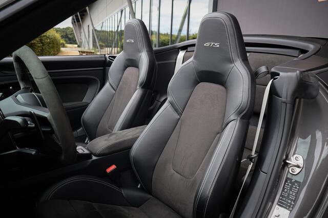 Porsche 911 Cabrio 3.0 Carrera 4 GTS | ACHTERASBESTURING | ADAPTIVE SPORTSTOELLEN PLUS | DECOR MAT CARBON | LICHT DESIGN PACK | SPORT DESIGN PACK | GETINTE MATRIX LED KOPLAMPEN PDLS+ | BOSE AUDIO | ALUMINIUM SPORTUITLAAT | DAB RADIO | ELEK. SPIEGELS | PASM | STUURBER
