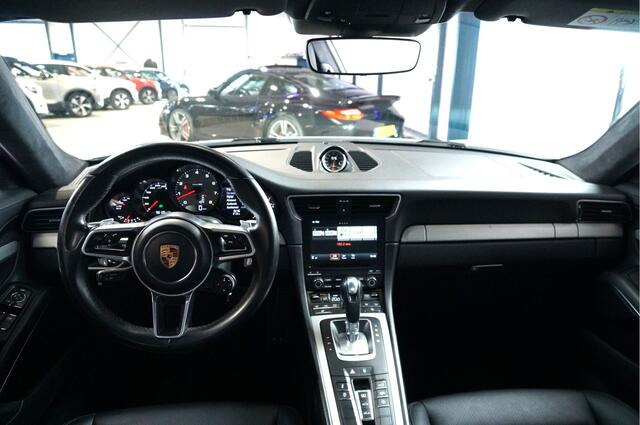 Porsche 911 3.0 Carrera 4S 309kW/420pk PDK7 SPORT CHRONO + PANORAMADAK + BOSE SOUND + PDLS+ LED DONKER + SPORTSTOELEN LEER + PASM + PCM NAVIGATIE + SPORTUITLAAT + STOELVERWARMING + CAMERA + CRUISE CONTROL + PARKSENSOREN + 20" LM-VELGEN!!