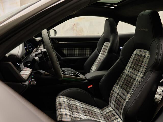 Porsche 911 Coupé 3.8 Turbo 50 Years, Heritage Design, 21", pano, Burmester, schuifdak, alcantara, memory, keyless, ACC, NP404k