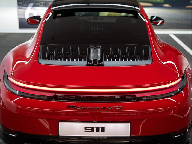 Porsche 911 Carrera 4 GTS