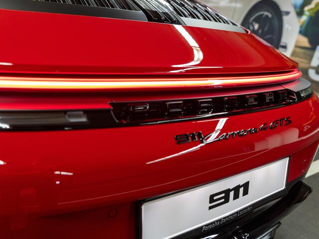 Porsche 911 Carrera 4 GTS