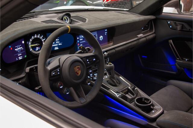 Porsche 911 4.0 GT3 RS | Weissach | Keramische PCCB | Lift | Exclusive Manufaktur | Bose Sound | Full Xpel PPF | Sport Chrono | PDLS+ Black | 525PK | Alcantara | Carbon | BTW | 992 | GT3RS | Clubsport pakket | Camera | Sfeerverlichting | Apple & Android Carplay | 202