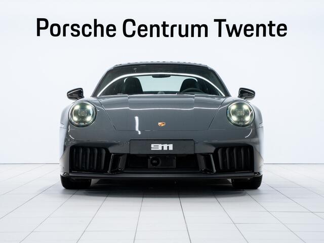 Porsche 911 Carrera 4 GTS
