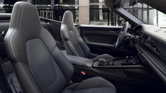 Porsche 911 Carrera 4 GTS Cabriolet