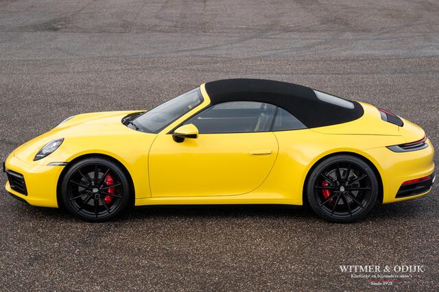 Porsche 911 Cabrio 3.0 Carrera 4 S Racing Yellow