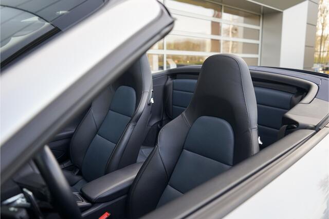 Porsche 911 Cabrio 3.0 Carrera 4 GTS | Lift | Achterasbesturing | Burmester | Stoel ventilatie |