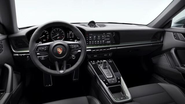 Porsche 911 Carrera 4 GTS Cabriolet