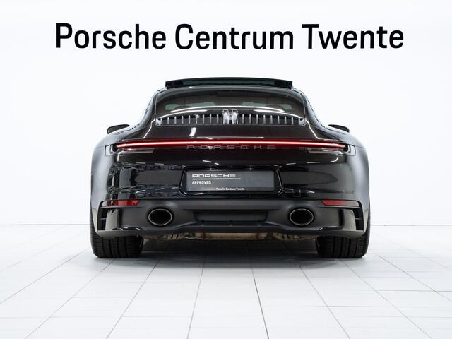 Porsche 911 Carrera 4 GTS