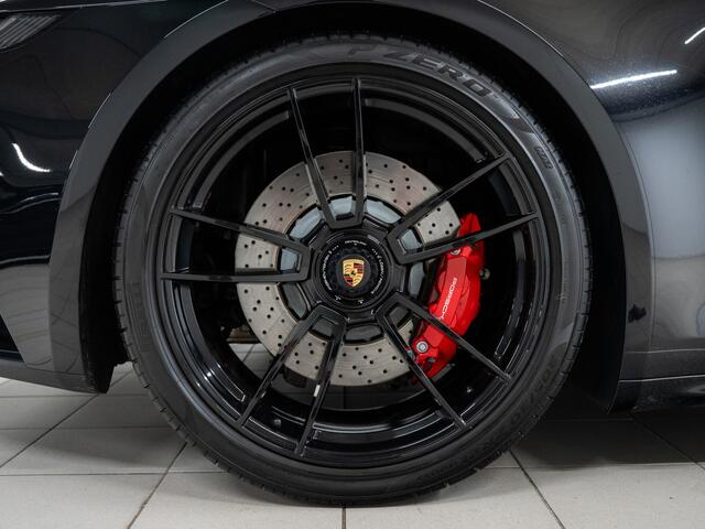 Porsche 911 Carrera 4 GTS