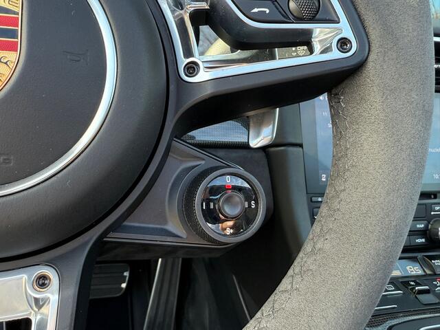 Porsche 911 Cabrio Targa 3.0 Carrera 4 GTS Sport Chrono