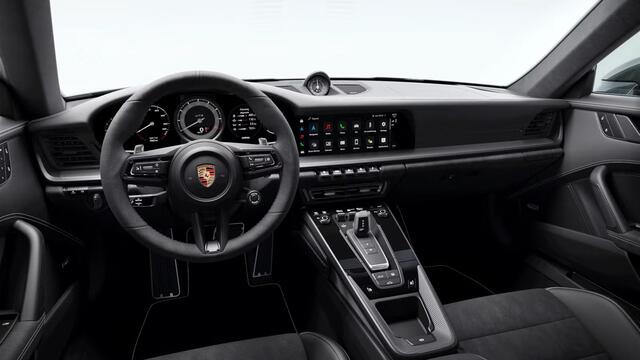 Porsche 911 Carrera 4 GTS