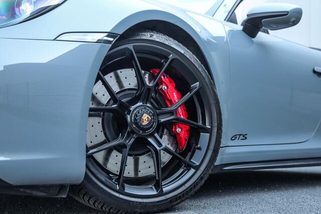 Porsche 911 Cabrio 3.0 Carrera 4 GTS Voll Sportstoelen 18-wegs met Memory/ verwarmd, GT3 Velgen/ skirts, Matrix Led PDLS+, Hefsysteem vooras, Sport chrono, Sport design, PTV+, Sportuitlaat, 4 wielbesturing, 360 view, Bose, Keyless, Carbon/ Licht-Design/ Spiegel pakke
