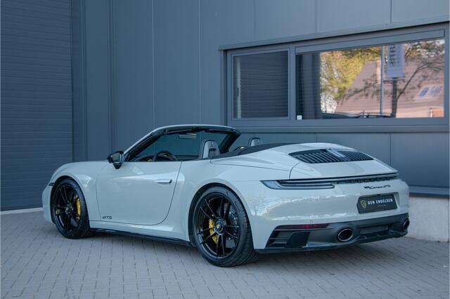 Porsche 911 Cabrio 3.0 Carrera GTS 480PK | Handgeschakeld | Keramische | NL Auto | Burmester | Lift | ACC | PDCC | 360 Camera | Exclusive Manufaktur | Sportuitlaat | PDLS | Achterasbesturing | Stoelventilatie + Verwaring | Stuurverwarming | Memory | Sport-Chrono | L