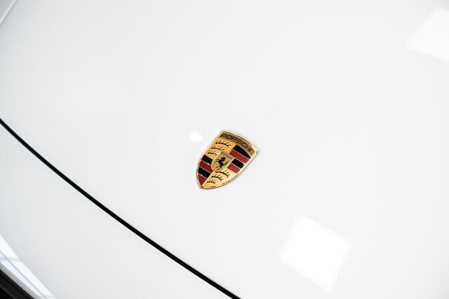 Porsche 911 3.0 Carrera T *FACELIFT / BOSE / Schuifdak / Sportuitlaat / Vierwiel-besturing / Achterlicht Exclusiv / Interieur-pakket: Carrera T*