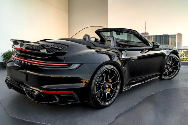 Porsche 911 Cabrio 3.8 Turbo S 478kW/650pk PDK8 SPORT DESIGN + AERO-PAKKET + BURMESTER + NACHTZICHT + ADAPT.CRUISE + 360 CAMERA + LIFT + KEYLESS ENTRY&DRIVE + SPORT CHRONO + PDLS PLUS + PASM SPORT -10MM + TARGET BLU EYE + PPF FRONT + 20/21 INCH EXCL.DESIGN!
