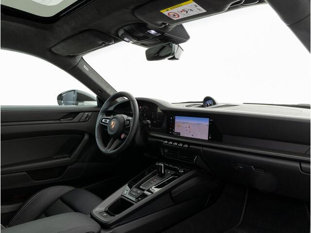 Porsche 911 Carrera 4 GTS