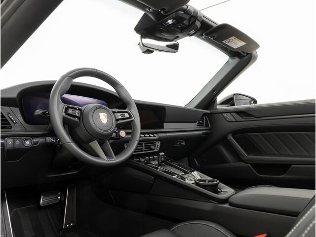 Porsche 911 Carrera 4 GTS Cabriolet