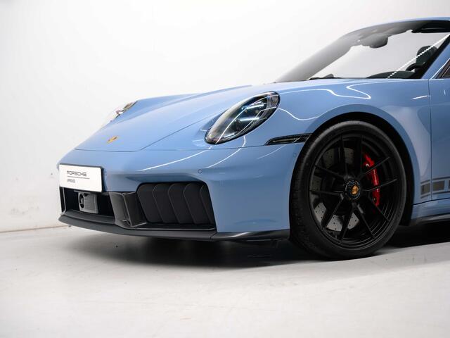 Porsche 911 Carrera 4 GTS Cabriolet