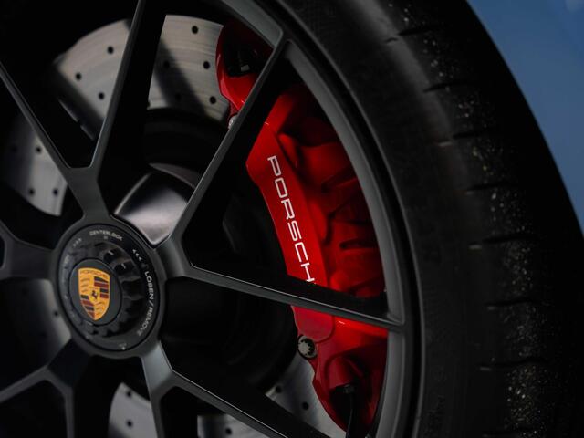Porsche 911 Carrera 4 GTS Cabriolet