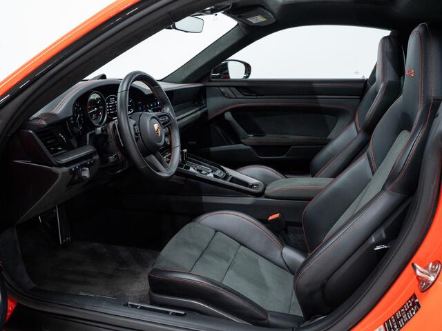 Porsche 911 Carrera GTS