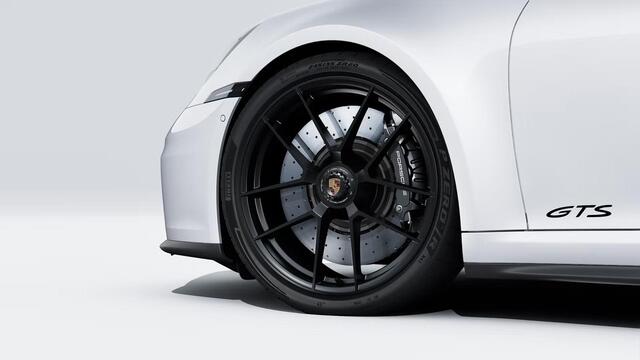 Porsche 911 Carrera 4 GTS Cabriolet