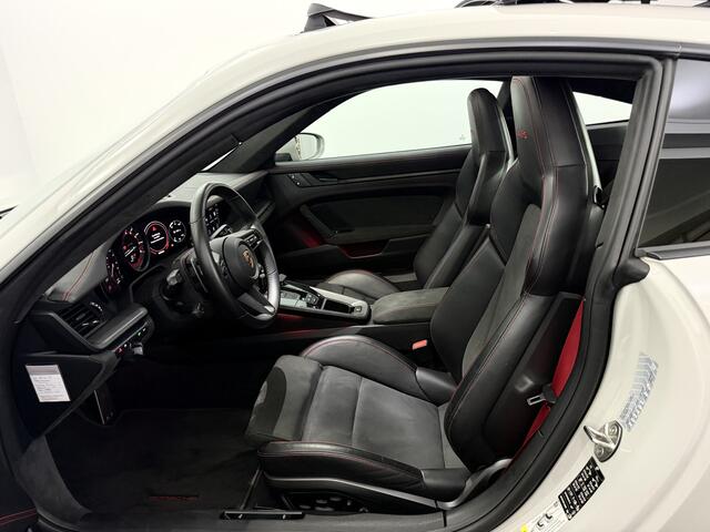 Porsche 911 3.0 Carrera GTS Chrono pakket Race lock velgen, Carbon matt interieurpakket, Bose Surround sound systeem, Glazen schuifdak, Licht design pakket, 480 PK