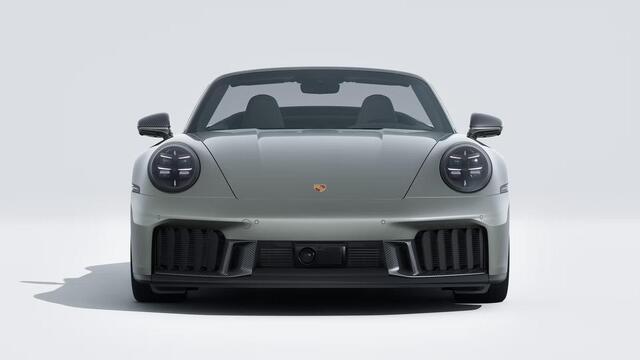 Porsche 911 Carrera 4 GTS Cabriolet