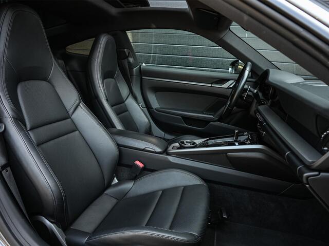 Porsche 911 3.0 Carrera | Panoramadak | Dealeronderhouden | 360 Camera | Ambiance Interieur | Stoel + Stuurverwarming | Elektrisch Verstelbare Stoelen |