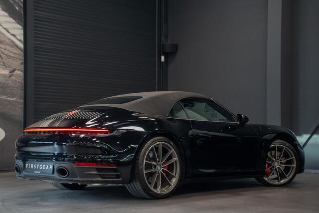 Porsche 911 Cabrio 3.0 Carrera 4S *BOSE / Vierwielbesturing / Stoelventilatie / Sport-uitlaat / 18-Wegs / Sport-Chrono / HD Matrix-LED*