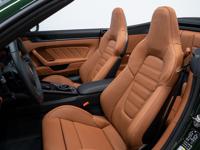 Porsche 911 Carrera 4 GTS Cabriolet