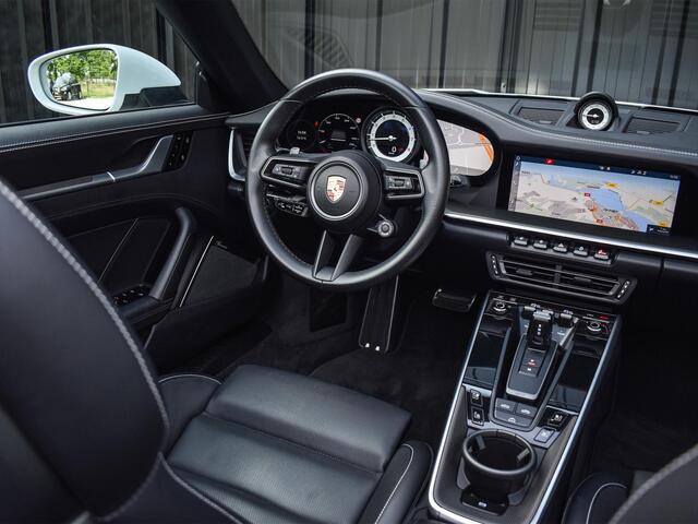 Porsche 911 Cabrio 3.0 Carrera 4 S NL-Auto 451pk | Sport design pack | Achteras besturing | Lift systeem | Sport chrono | 18-wegs memory seats | Burmester sound | Adaptive cruise | Carbon pack | Matrix led | 360 camera | Nw prijs 236.000