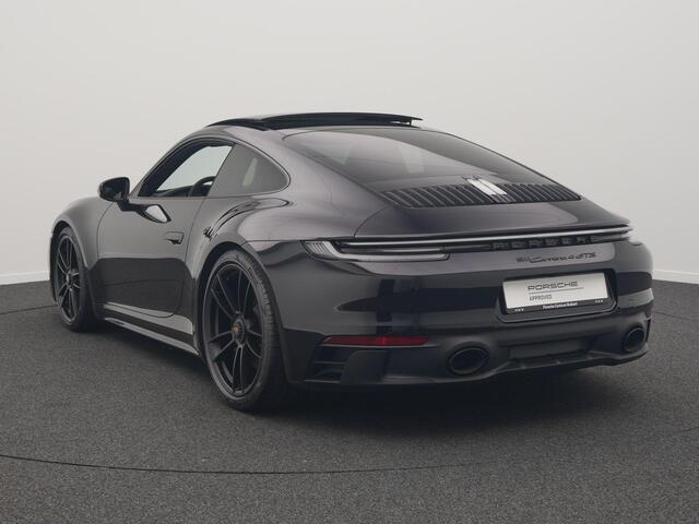 Porsche 911 Carrera 4 GTS