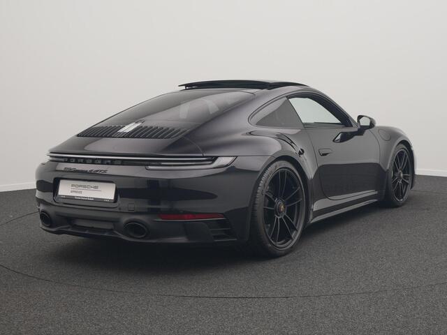 Porsche 911 Carrera 4 GTS