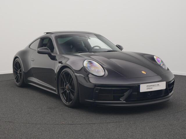 Porsche 911 Carrera 4 GTS