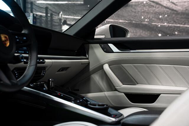 Porsche 911 Targa 3.0 4 *Exclusive Manufaktur / BOSE / Sport-Chrono / Hefsysteem-vooras / Sport-design / Sportstoelen Plus*