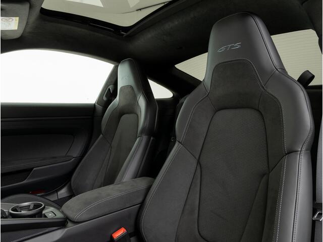 Porsche 911 Carrera GTS