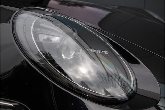 Porsche 911 4.0 GT3 Clubsport | 918 Carbon Seats | Lift | PDLS+ | PPF | Sportuitlaat | Dealer O.H | Camera | 510PK | Sportchrono | Camera | Alcantara | Sfeerverlichting | Achterasbesturing | Carbon Dak | Apple & Android Carplay | 21" | Privacy Glas + Isolatie | Brandstoftank 90L | PTV Plus | Verkeerstekenherkenning |