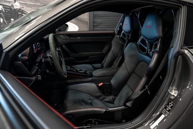 Porsche 911 4.0 GT3 *Keramisch / Vierwielbesturing / BOSE / Hefsysteem-vooras / Clubsport-pakket / Sportuitlaat-systeem / Carbon* – foto 3