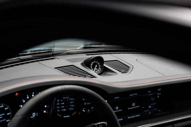 Porsche 911 4.0 GT3 *Keramisch / Vierwielbesturing / BOSE / Hefsysteem-vooras / Clubsport-pakket / Sportuitlaat-systeem / Carbon* – foto 7