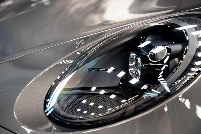 Porsche 911 4.0 GT3 *Keramisch / Vierwielbesturing / BOSE / Hefsysteem-vooras / Clubsport-pakket / Sportuitlaat-systeem / Carbon* – foto 8