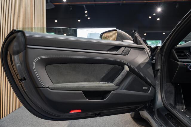 Porsche 992 911 Targa 4 GTS Carbon BOSE 911 3.0 Targa 4 GTS PDLS+ Alacantara