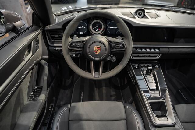 Porsche 992 911 Targa 4 GTS Carbon BOSE 911 3.0 Targa 4 GTS PDLS+ Alacantara
