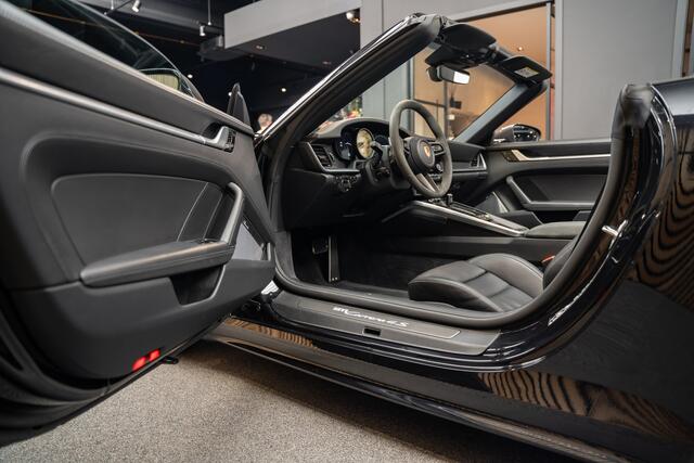 Porsche 992 911 Carrera 4S Cabrio Burmester Sportuitlaat Carbon Chrono 911 3.0 4S Cabrio Surround 18-weg Alcantara