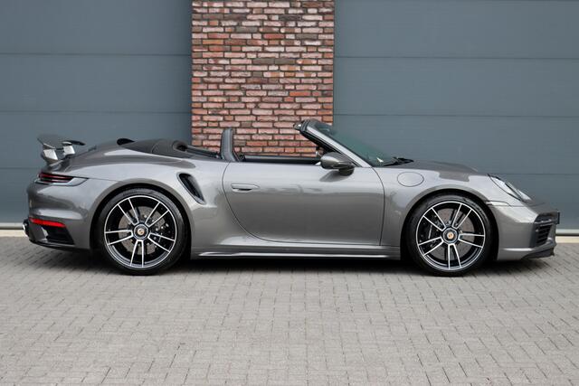 Porsche 992 911 Cabrio 3.8 Turbo S | Keramisch | Vierwielbesturing | Burmester High End | Adaptive Cruise Control | Liftsysteem | Sport Chrono | 18-wegs Memory | PASM | Sportuitlaat |